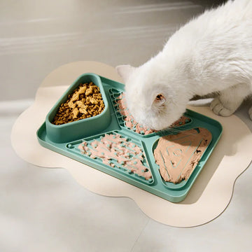 Pet Licking Mat Food Grade Silicone - New Slow Feeder Mat with Suction Cups for Dogs Cats Slow Eating Safety