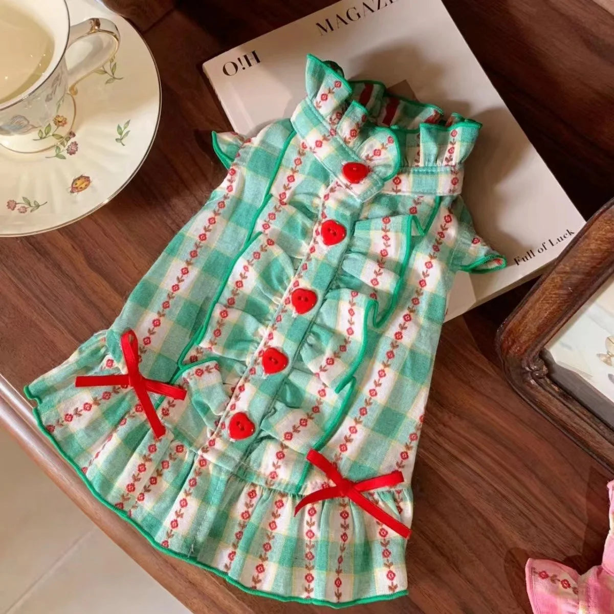 INS Summer and Autumn Love Shirt Skirt Pet Plaid Dress Teddy Dog Vest Love Tie Picnic Pet Clothes Puppy Clothes Cooling Vest